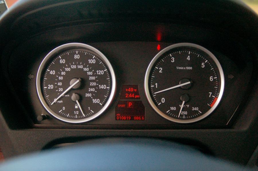  BMW X6 XDrive 3.5i 2008 года  (фото 16 из 44)